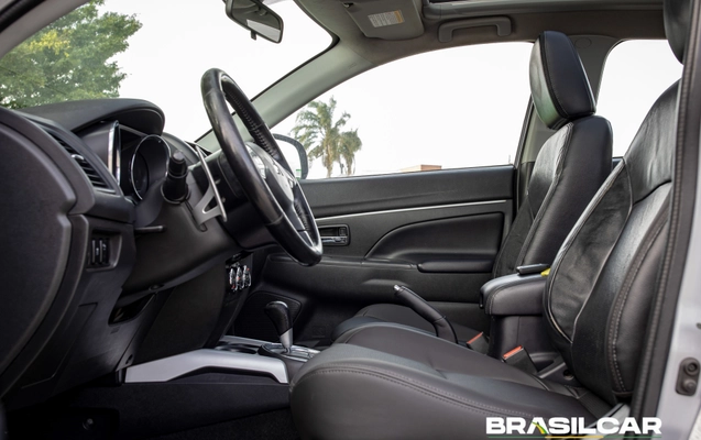 imagem-https://www.socarrao.com.br/sc-vehicle-images-prod/2470917/1783277743737-003_eba1297b7180527346124b9d386466c2.jpg