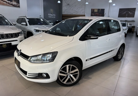 Volkswagen Fox RUN 1.6 Flex 8V 5p 2017 Branco — foto 1 de 3