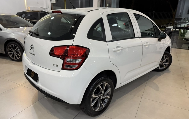 imagem-https://www.socarrao.com.br/sc-vehicle-images-prod/2471074/1783306975957-2_031748.jpg