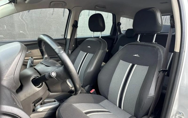 imagem-https://www.socarrao.com.br/sc-vehicle-images-prod/2477802/1785867540889-8250843_8_B_a971c983c8.jpeg