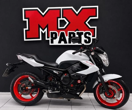 YAMAHA XJ6 N/ABS 2012 Branco — foto 1 de 3