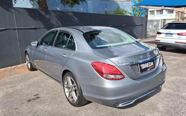 imagem-https://www.socarrao.com.br/sc-vehicle-images-prod/2478707/1788178254076-8251143_11_B_93ba4cd573.jpeg