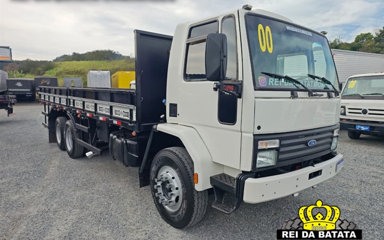 Ford CARGO 1621 2p (diesel) 2000 Branco — foto 1 de 3
