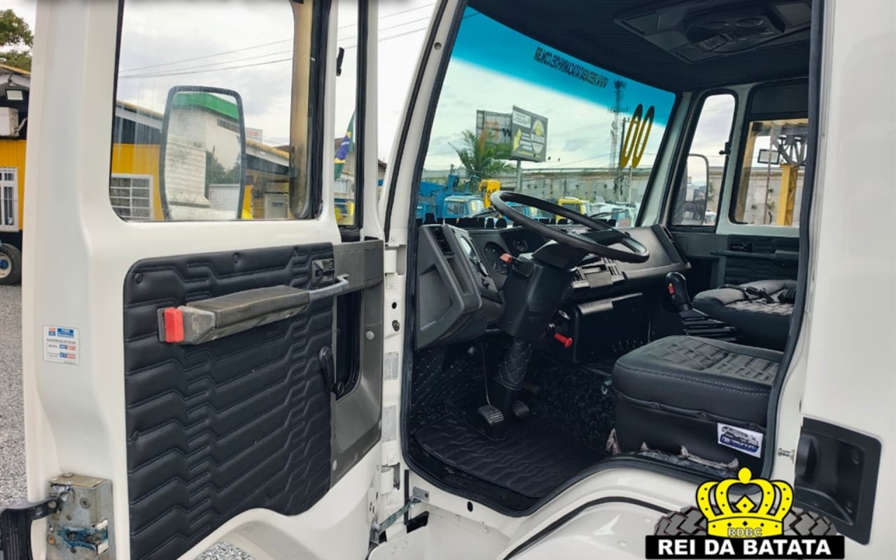 imagem-https://www.socarrao.com.br/sc-vehicle-images-prod/2480405/1783350908562-Ni0xLmpwZw.jpg