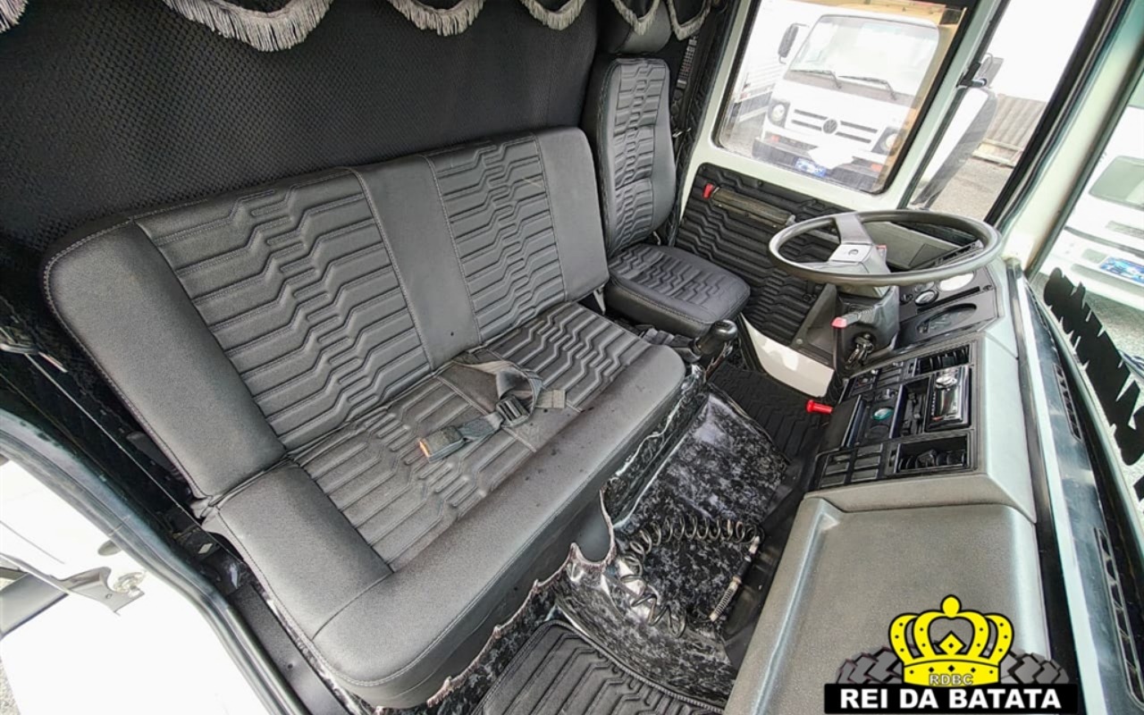 imagem-https://www.socarrao.com.br/sc-vehicle-images-prod/2480405/1783350908993-MTEuanBn.jpg