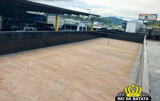 imagem-https://www.socarrao.com.br/sc-vehicle-images-prod/2480405/1783350909196-MTItMS5qcGc.jpg