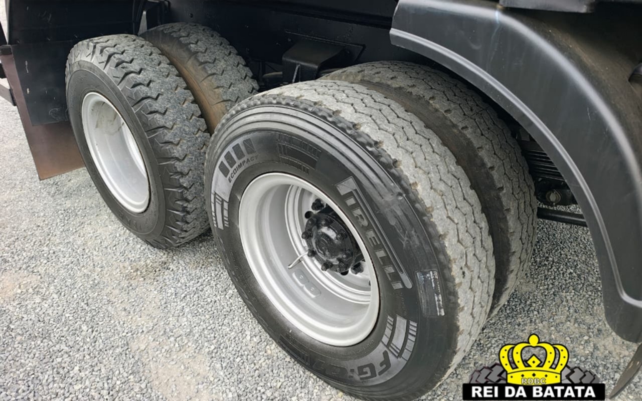 imagem-https://www.socarrao.com.br/sc-vehicle-images-prod/2480405/1783350909379-MTUuanBn.jpg