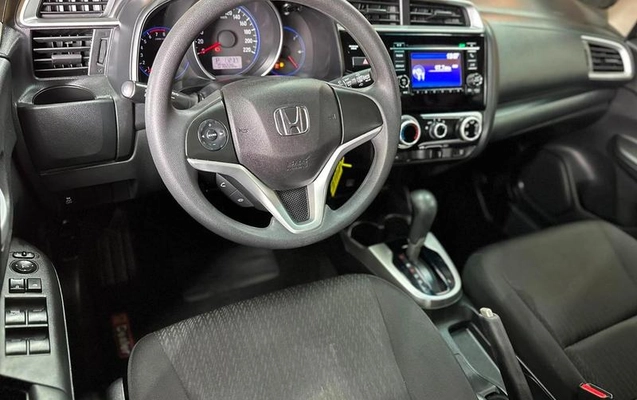 imagem-https://www.socarrao.com.br/sc-vehicle-images-prod/2481430/1784566397649-8193008_2_B_3fdf066423.jpeg