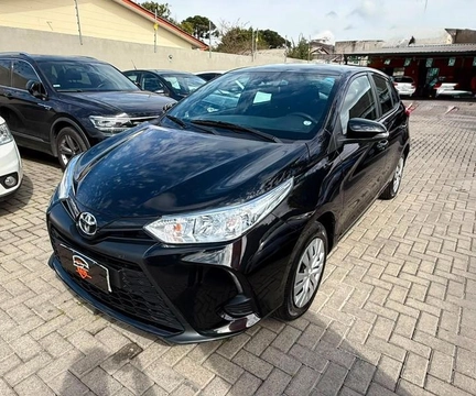 Toyota Yaris 2025 Preto — foto 1 de 3