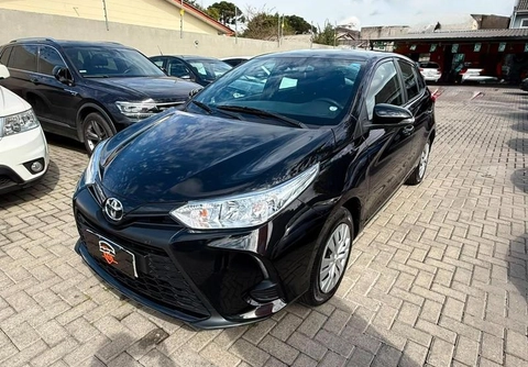 Toyota Yaris 2025 Preto — foto 1 de 3