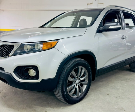 Kia Sorento 2.4 16V 4x2 Aut. 2012 Prata — foto 1 de 3