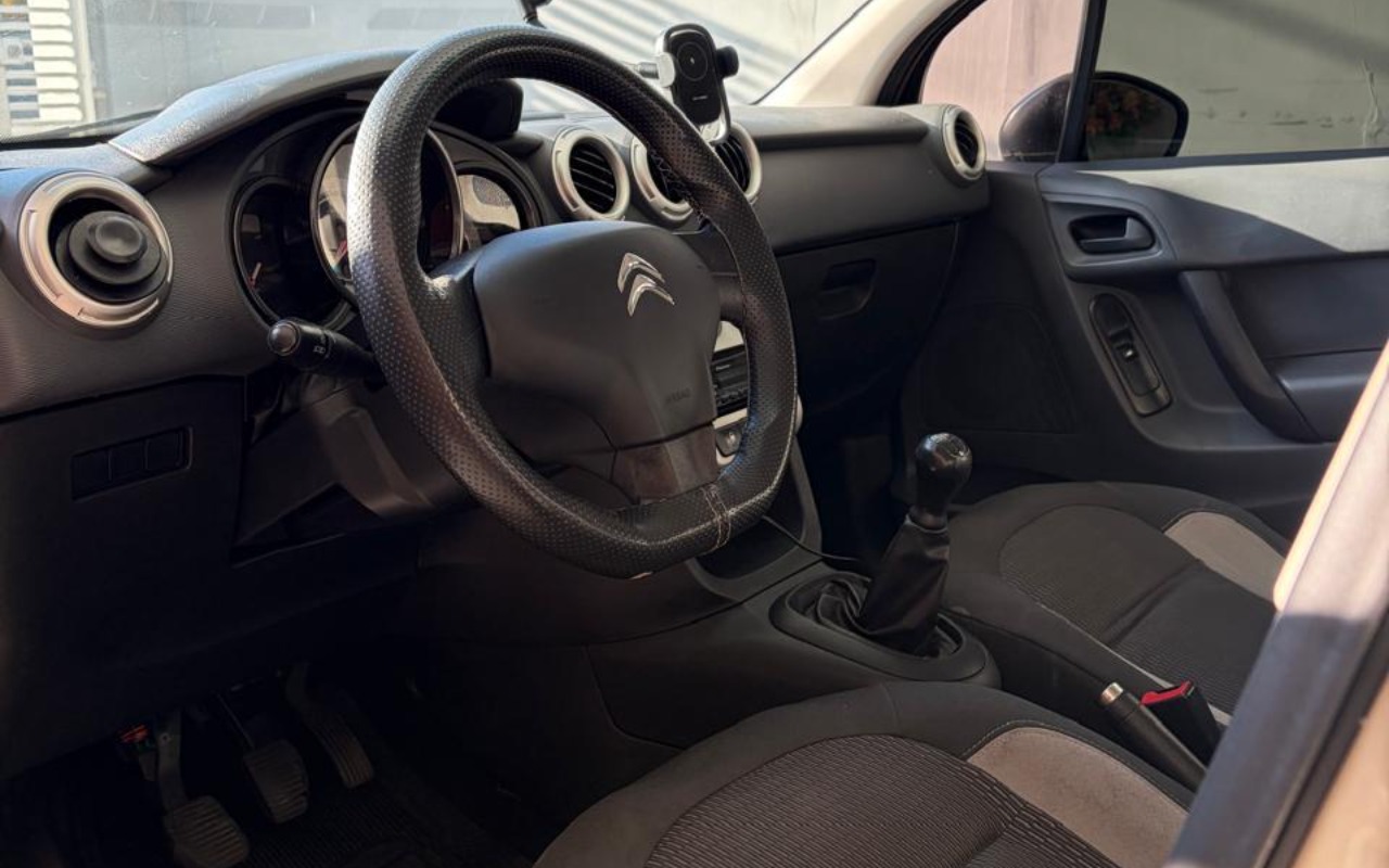 imagem-https://www.socarrao.com.br/sc-vehicle-images-prod/2482233/1786385404053-V2hhdHNBcHAgSW1hZ2UgMjAyNi0wOC0xMCBhdCAxNS4wNC4yMy5qcGVn.jpeg