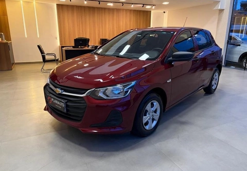 Chevrolet Onix 2023 Vermelho — foto 1 de 3