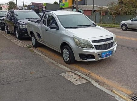 Chevrolet Montana 2013 Prata — foto 1 de 3