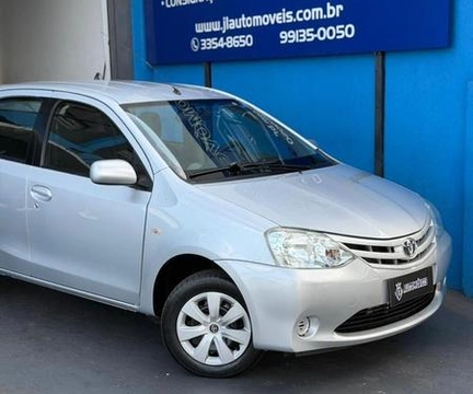 Toyota Etios 2013 Prata — foto 1 de 3