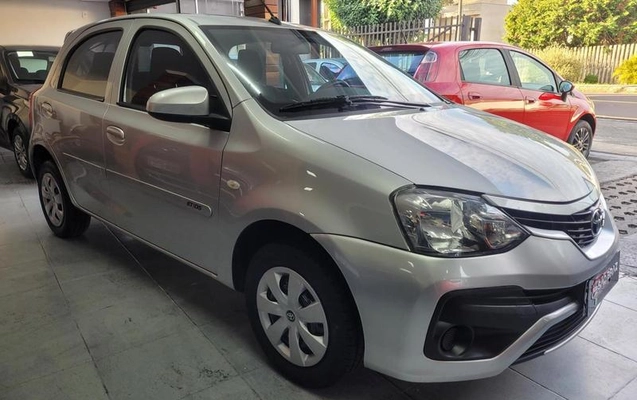 imagem-https://www.socarrao.com.br/sc-vehicle-images-prod/2484037/1785330766924-8251929_0_B_60397bca75.jpeg
