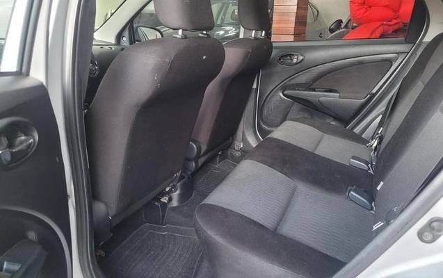 imagem-https://www.socarrao.com.br/sc-vehicle-images-prod/2484037/1785330766933-8251929_8_B_59c00f6456.jpeg