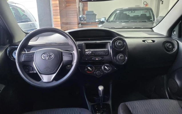 imagem-https://www.socarrao.com.br/sc-vehicle-images-prod/2484037/1785330766934-8251929_9_B_8aa2290e58.jpeg
