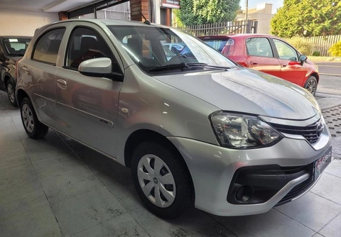 Toyota Etios 2018 Prata — foto 1 de 3