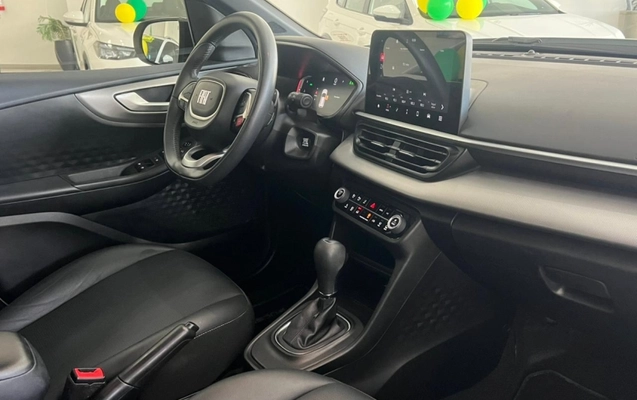 imagem-https://www.socarrao.com.br/sc-vehicle-images-prod/2484379/1789770811464-6YRsJImZFk7MRQtcn9U3KSx1So7XvFKJ.jpg