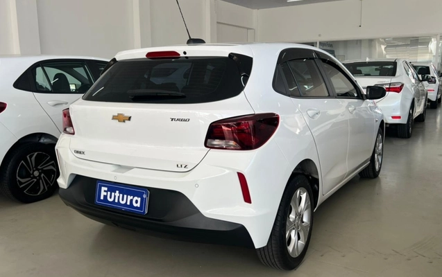 imagem-https://www.socarrao.com.br/sc-vehicle-images-prod/2484380/1789770802426-YJ17tIFLtxDLFygNZRIz2hh9lkmsmP3v.jpg