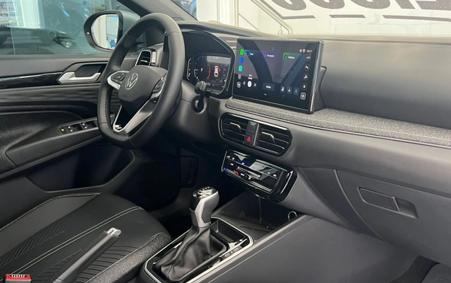 imagem-https://www.socarrao.com.br/sc-vehicle-images-prod/2484467/1789770739610-pSndCwtnxo9GwWWFZcfShodPmSh9QdJE.jpg