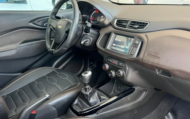 imagem-https://www.socarrao.com.br/sc-vehicle-images-prod/2484578/1789770650209-hLEeD8Ts7sYL6JSugmPbIxMMITH3vnRR.jpg