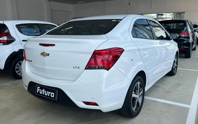 imagem-https://www.socarrao.com.br/sc-vehicle-images-prod/2484578/1789770650218-ngLQqDrP1pDYcrX5T2HuCE6VPqz91tkN.jpg