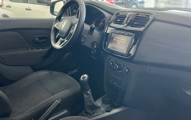 imagem-https://www.socarrao.com.br/sc-vehicle-images-prod/2484650/1789770601432-yQtnmF2PagNEBTsXK3O9yPsIuUUk2zUf.jpg