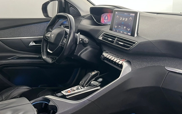 imagem-https://www.socarrao.com.br/sc-vehicle-images-prod/2484722/1789770422080-sciK3fe3z9BBLW1YkyM7kFHvL5orKWHF.jpg