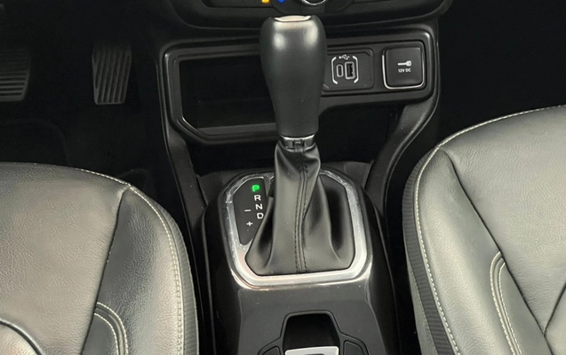 imagem-https://www.socarrao.com.br/sc-vehicle-images-prod/2484725/1789770411876-tVNdL2JbW2l9C1zfvH7nwv60hzLASfSF.jpg