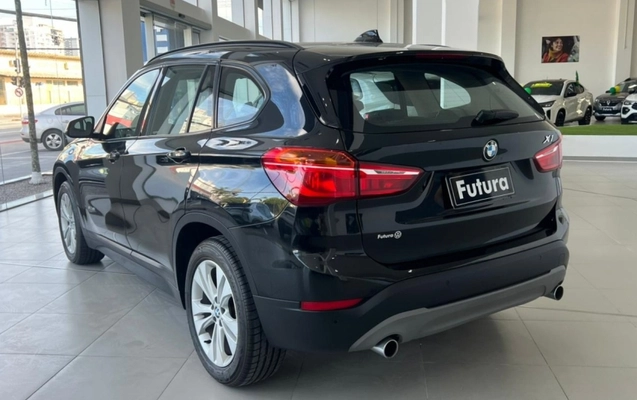 imagem-https://www.socarrao.com.br/sc-vehicle-images-prod/2484735/1789770355360-nuwK4uCRV7KaM1vLQvNcSk4Ggij6PEkV.jpg