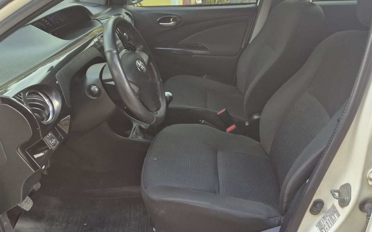 imagem-https://www.socarrao.com.br/sc-vehicle-images-prod/2484831/1783369390969-V2hhdHNBcHAgSW1hZ2UgMjAyNi0wNy0wNiBhdCAxNi4zOC4wMy5qcGVn.jpeg