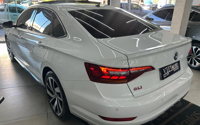 imagem-https://www.socarrao.com.br/sc-vehicle-images-prod/2484995/1783370007610-35_045334.jpg