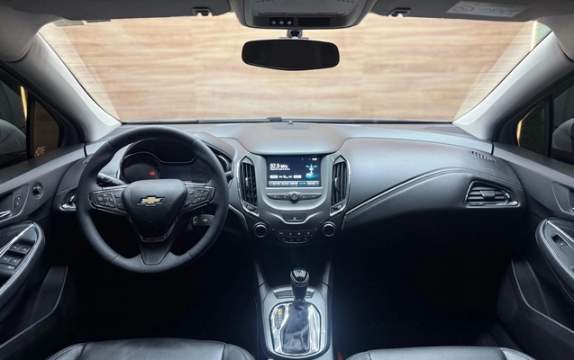 imagem-https://www.socarrao.com.br/sc-vehicle-images-prod/2485011/1787070270788-Q7kTrwzI8RPmKC8siNpvRMDzsbSV6kTn.jpg