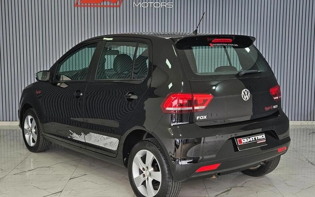 imagem-https://www.socarrao.com.br/sc-vehicle-images-prod/2485117/1783629451200-8198475_28_B_54a2befae7.jpeg