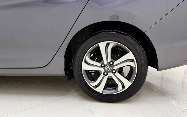 imagem-https://www.socarrao.com.br/sc-vehicle-images-prod/2485758/1787762524780-8254459_11_B_54d0f178b4.jpeg
