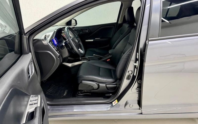 imagem-https://www.socarrao.com.br/sc-vehicle-images-prod/2485758/1787762524783-8254459_14_B_3a0bdef99d.jpeg