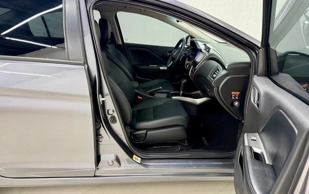 imagem-https://www.socarrao.com.br/sc-vehicle-images-prod/2485758/1787762524788-8254459_18_B_8bdd77dca3.jpeg
