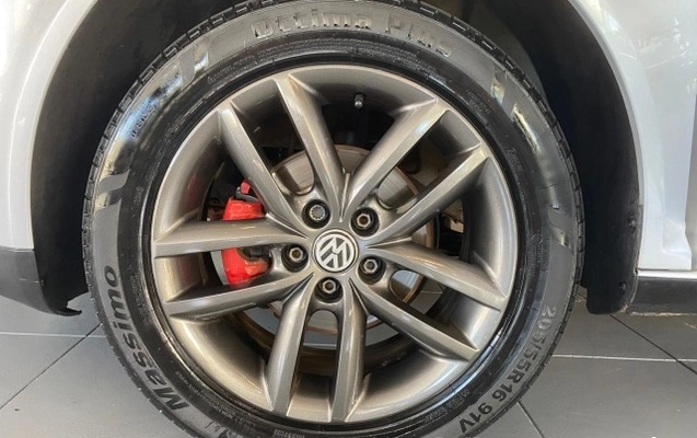 imagem-https://www.socarrao.com.br/sc-vehicle-images-prod/2498738/1783438387427-640_480_volkswagen-golf-sportline-1-6-flex-10-10-9c7574-7.jpg