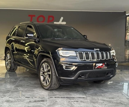 Jeep Grand Cherokee 2018 Preto — foto 1 de 3