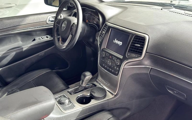 imagem-https://www.socarrao.com.br/sc-vehicle-images-prod/2498968/1785855135948-8210480_19_B_ad92ad1ed8.jpeg
