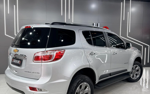 imagem-https://www.socarrao.com.br/sc-vehicle-images-prod/2500437/1783446058372-003_fe0ccbec3b5438682301a2e608a5e0cf.jpeg