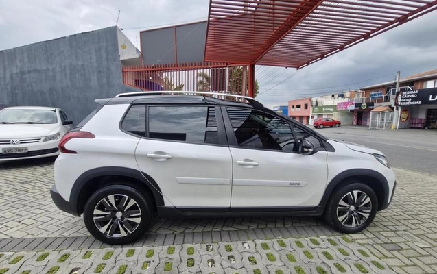 imagem-https://www.socarrao.com.br/sc-vehicle-images-prod/2500822/1788546377328-7779455_3_B_89aa6b6a9e.jpeg