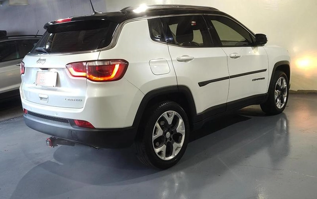 imagem-https://www.socarrao.com.br/sc-vehicle-images-prod/2502449/1787858567319-8257852_10_B_091a8bd3a1.jpeg
