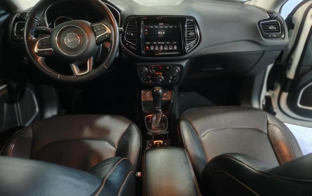 imagem-https://www.socarrao.com.br/sc-vehicle-images-prod/2502449/1787858567336-8257852_22_B_3b38e597a6.jpeg