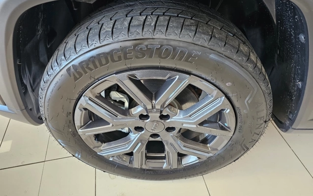 imagem-https://www.socarrao.com.br/sc-vehicle-images-prod/2502566/1783456120818-PFT1b2mcdZwgBRDza4FNoMO6YDqLi66C.jpg
