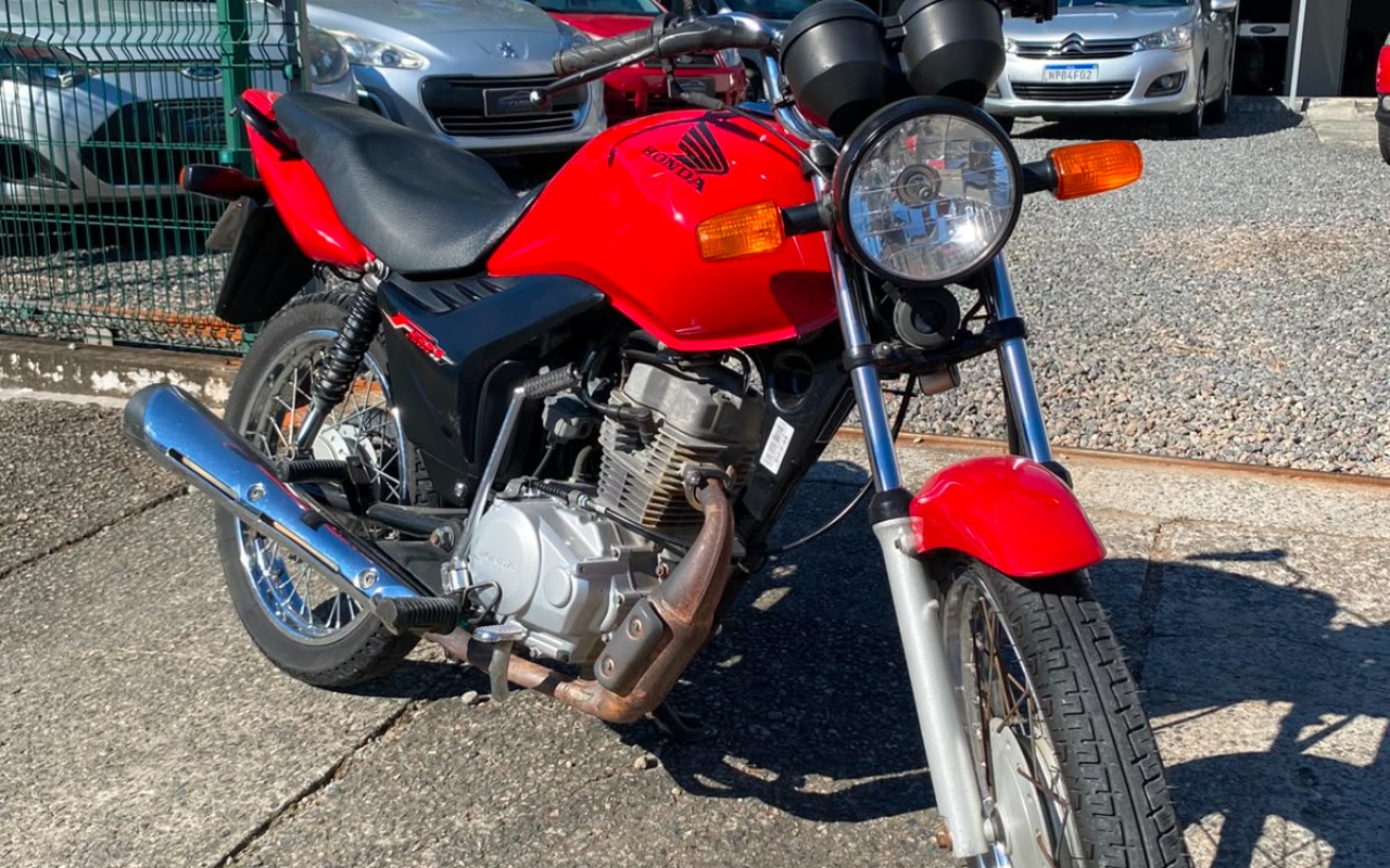 Honda CG 125 FAN / FAN KS / 125 i FAN  na cor Vermelho em Joinville / SC - 2502670