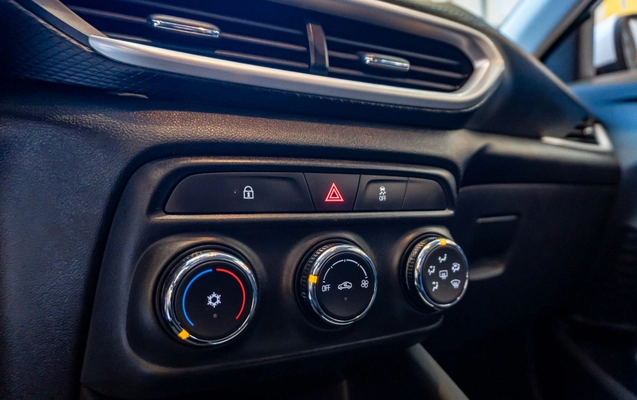 imagem-https://www.socarrao.com.br/sc-vehicle-images-prod/2502837/1789405926266-50f3fc17-d678-45a5-8f23-13c195c12efa.jpg