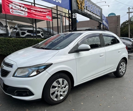 Chevrolet Onix 2015 Branco — foto 1 de 3
